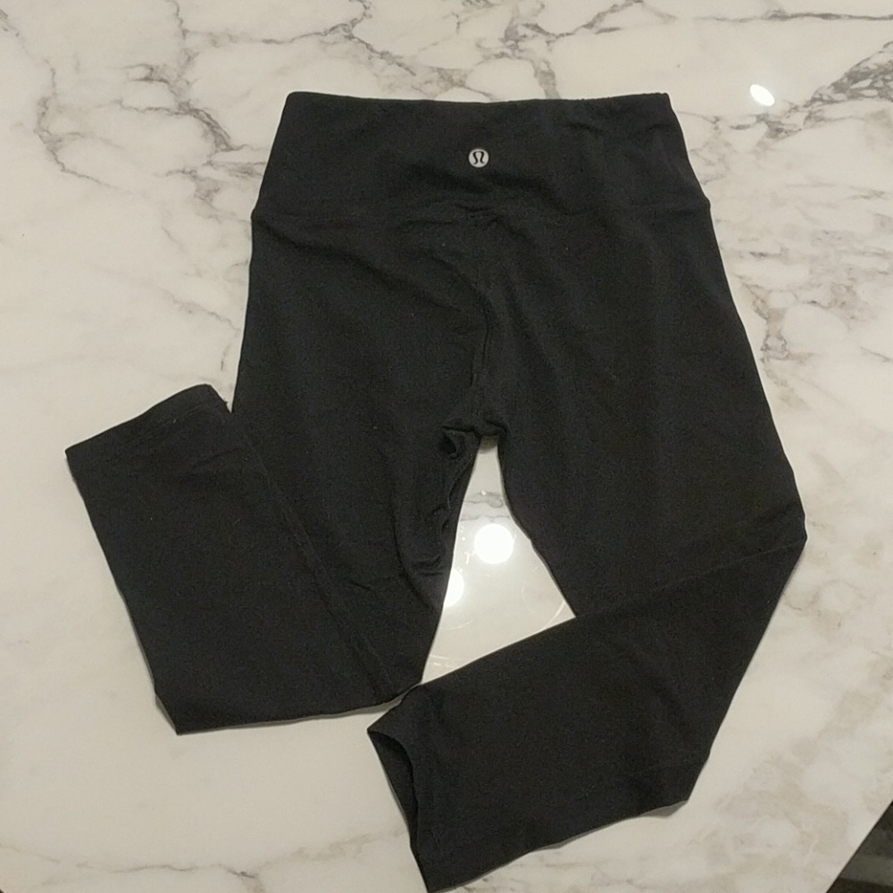 Lulu Black Winder Unders EUC